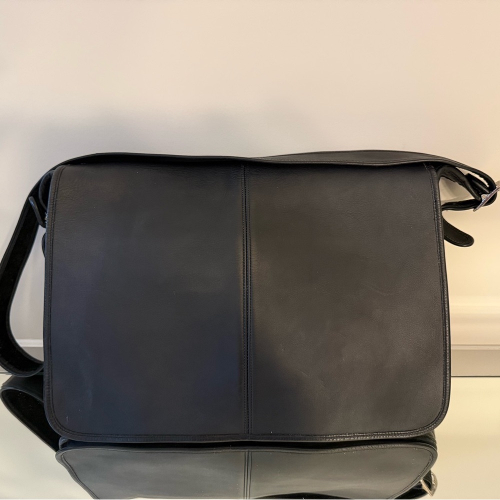 Classic Coach Black Leather Messenger Bag
